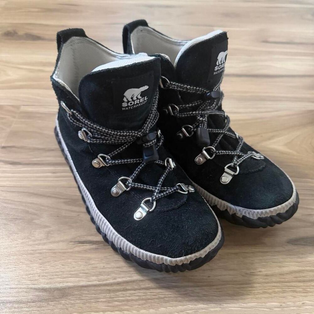 Sorel Out N About Conquest Black Waterproof Suede Snow Boots Size 5